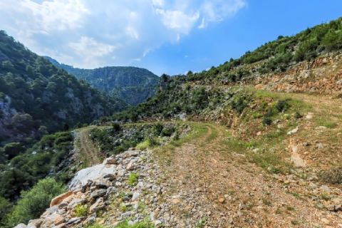 Çamlıyayla Boğazpınarı (Karasu) Şelalesi